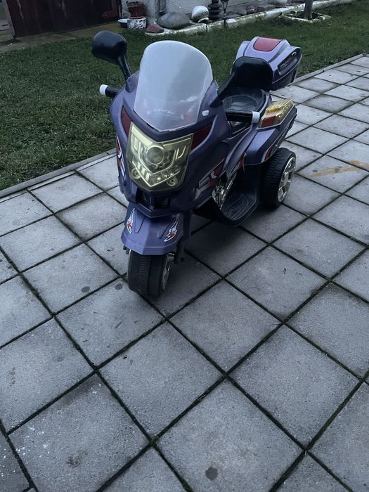 Motocicleta si masina electrica defecte