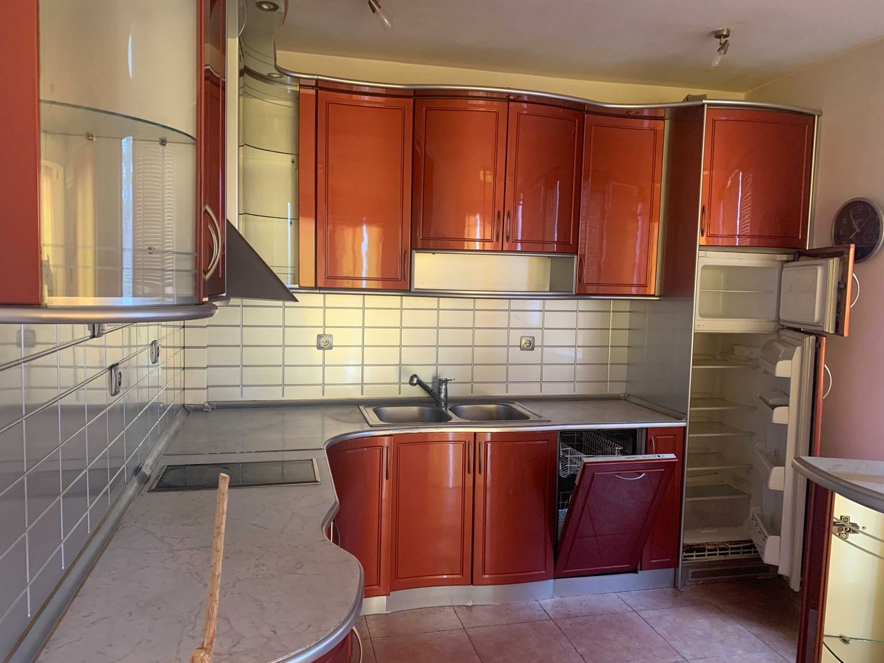 Продава се Къща в Карлово - 240 кв.м за 563 €/кв.м - Снимка #1