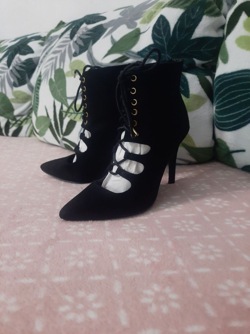 Botine Stiletto pret 130lei