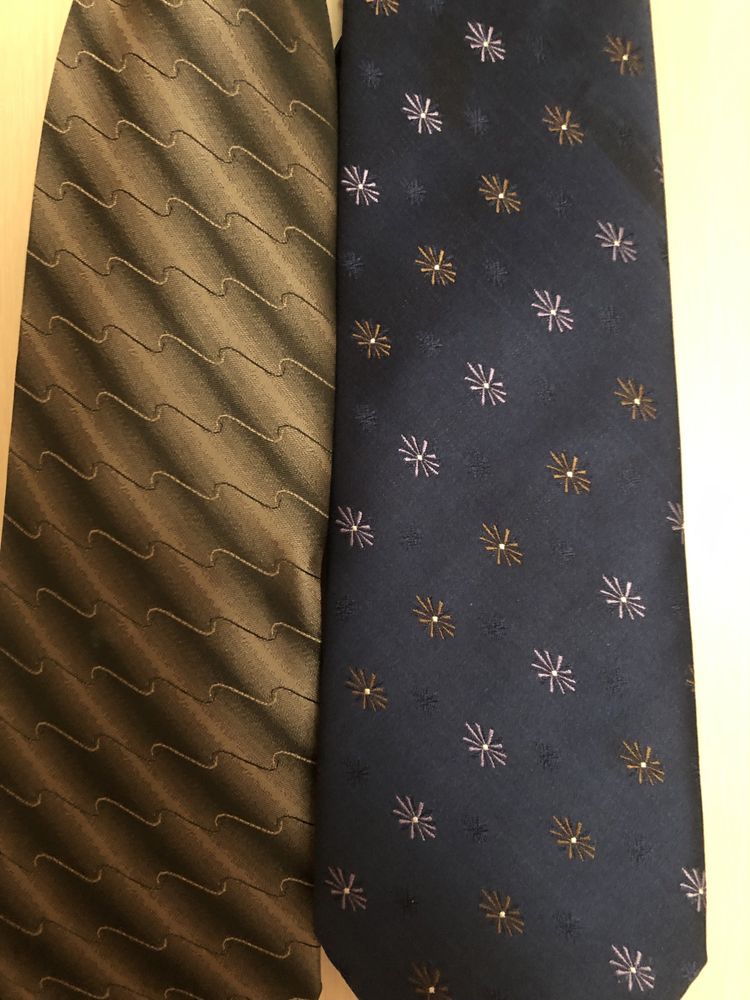 Два галстука за 1000 тг