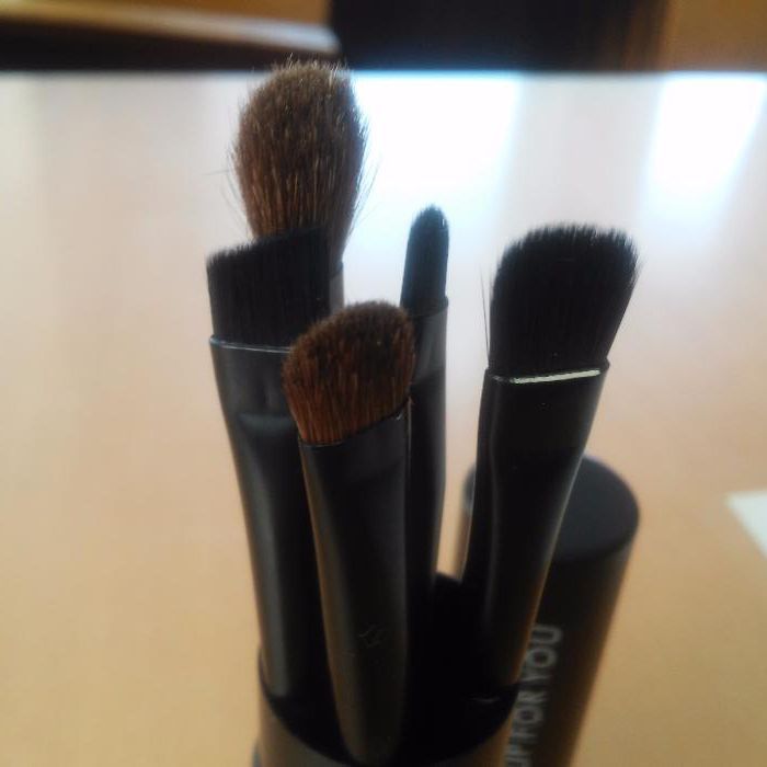 Четки за грим от пони косъм