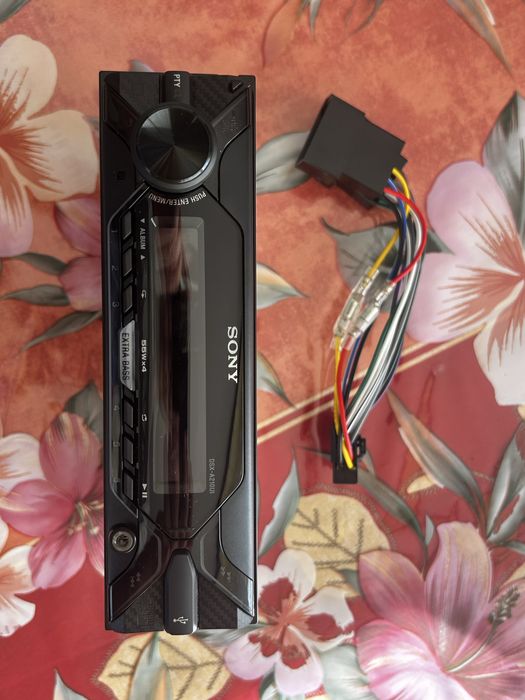 Vand PLAYER AUTO SONY DSXA210UI folosit foarte putin. Ca nou.