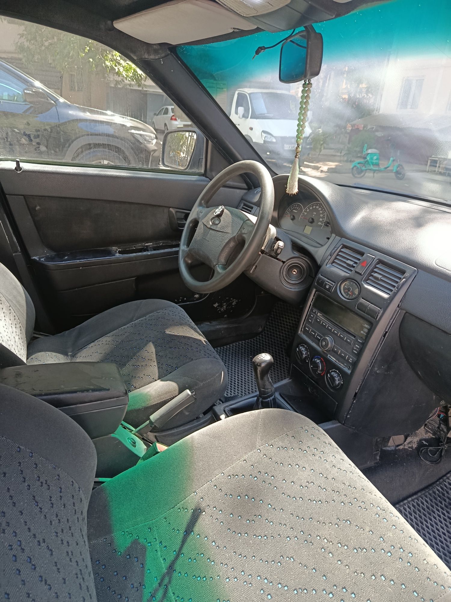 lada piriora . .
