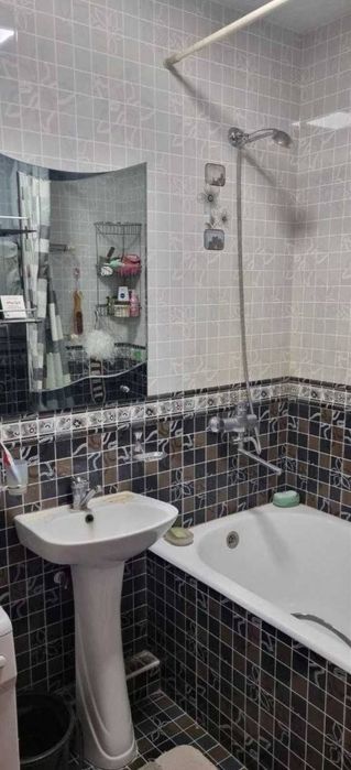 Срочно Продаётся Кушбеги 4/4/9 с мебелью техникой ремонт средний !