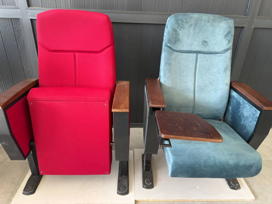 Kreslo teatr zallar uchun. Кресло трёхместный театральная