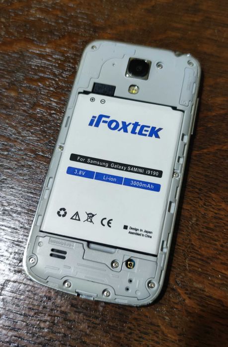 ЛОТ Телефони Samsung Xiaomi Galaxy S7 Edge Redmi 8 S4 mini