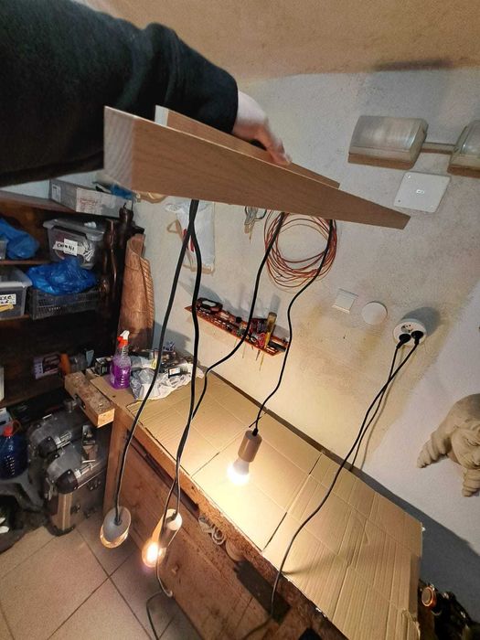 Aplica lemn 3 becuri E27 folosita, stare buna