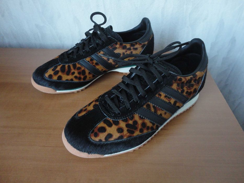 N37,5 Adidas/нови/естествена кожа/дамски маратонки