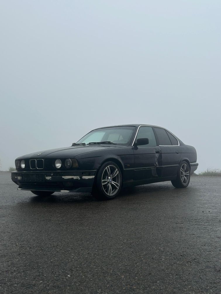 Продам машину BMW E34