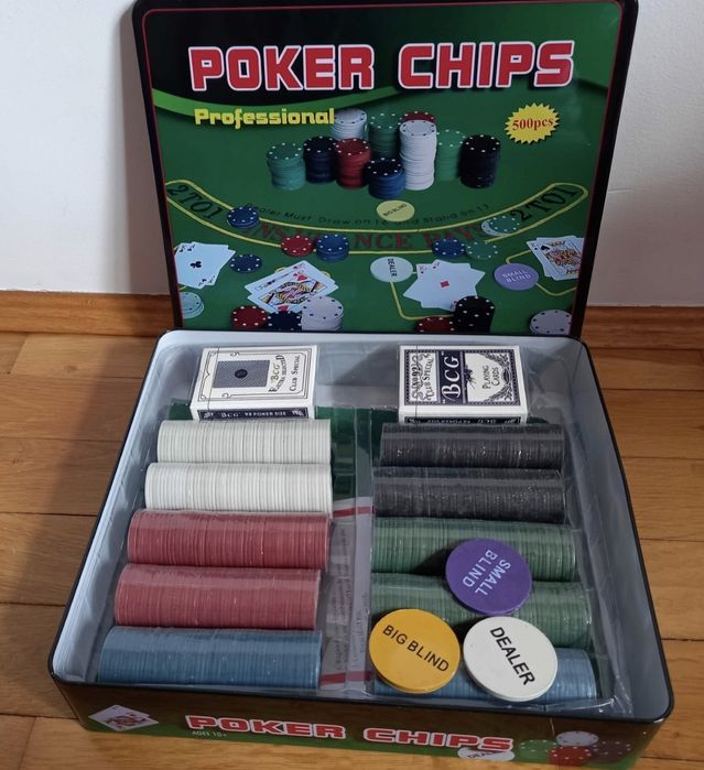Vând cutie Poker, cu 500 de jetoane