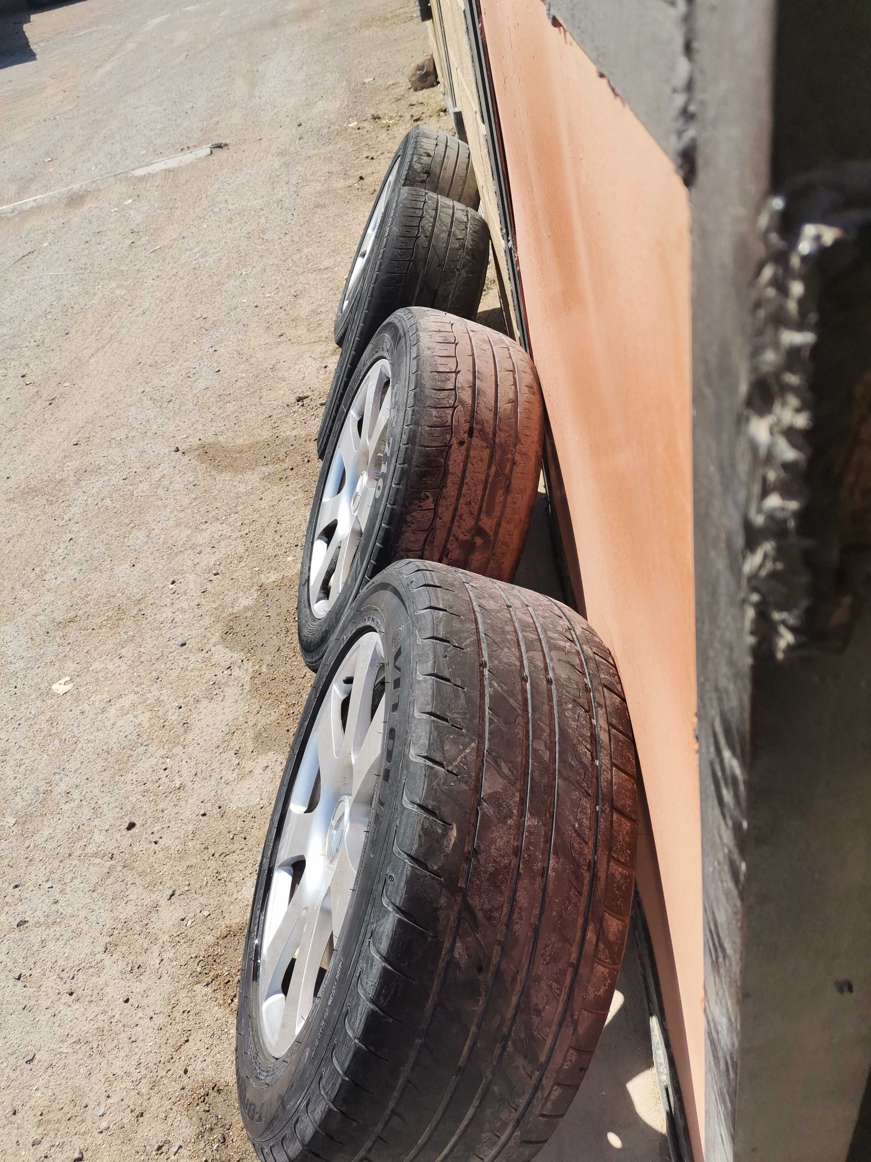 Шины 4 с дисками 235/55 R17