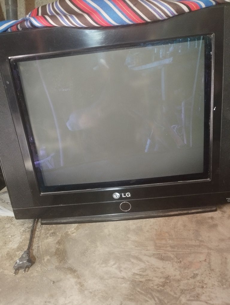 Телевизор. Lg большой