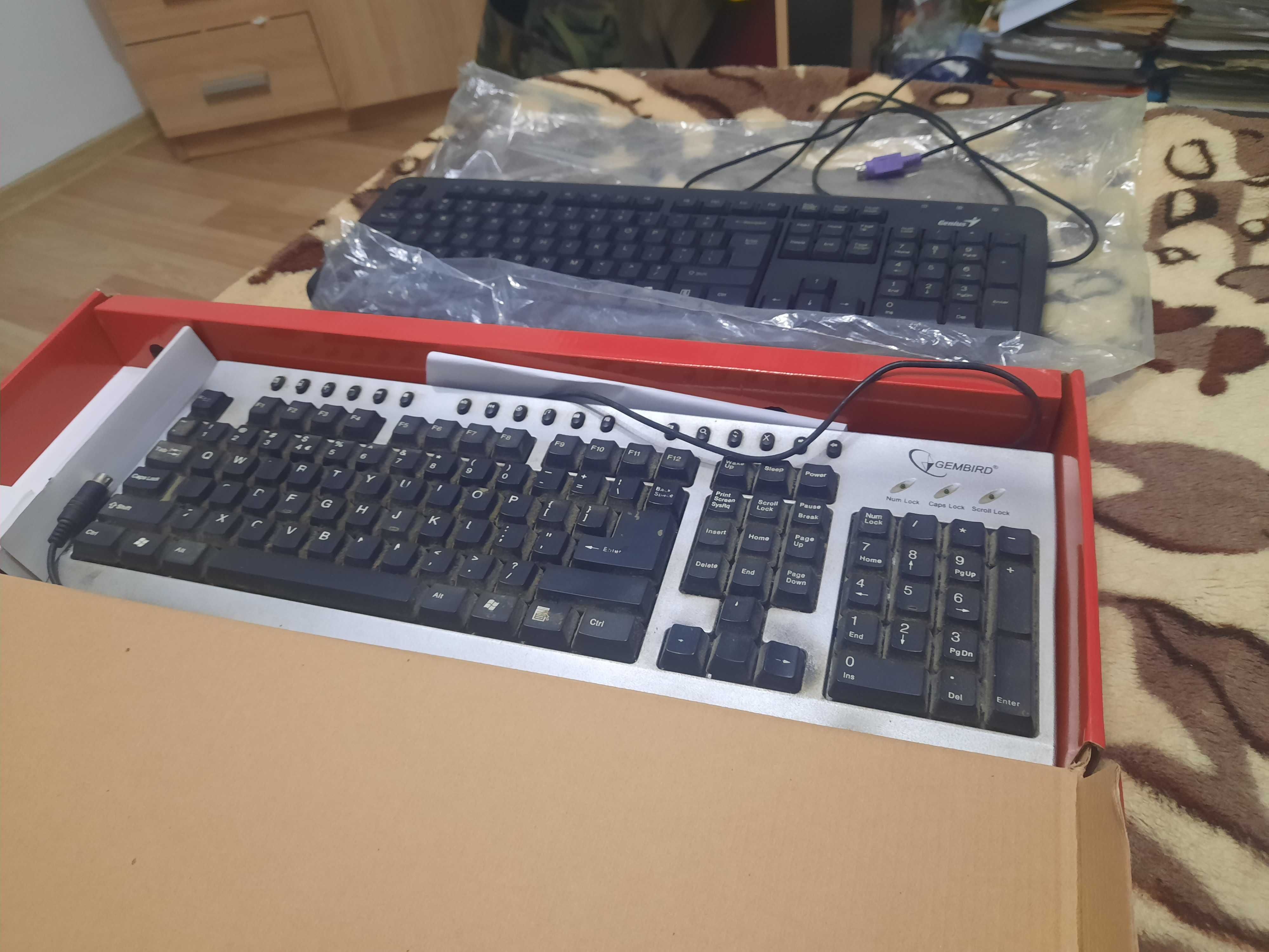 Tastaturi două buc plus mouse