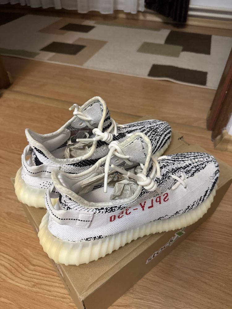 Vand ADIDAS Yeezy 350 zebra