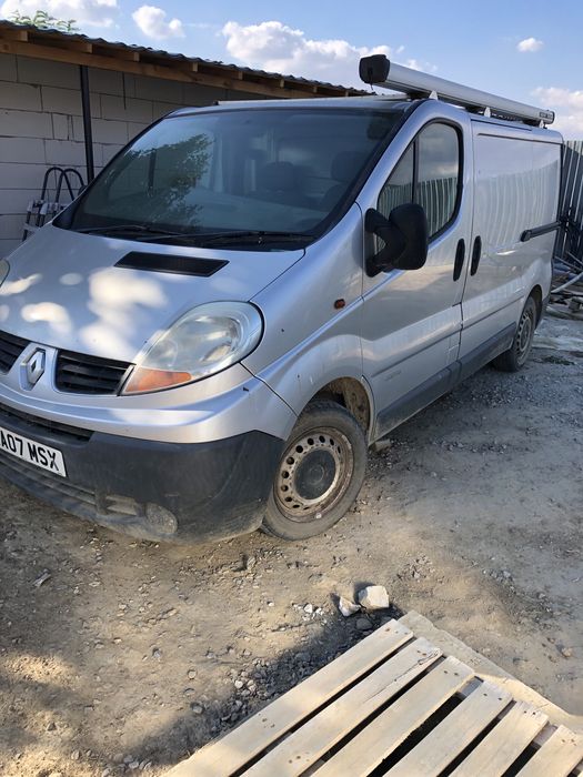Vand van renault trafic cu volan pe dreapta