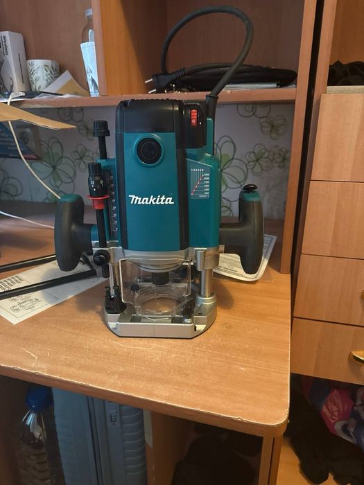 Фрезер Makita — мощный инструмент для точной работы с деревом!