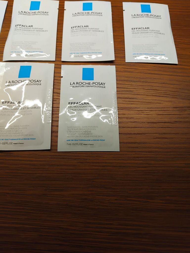12 мостри La Roche-Posay Effaclar Purifying Foaming Gel
