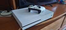 Xbox one s + controller
