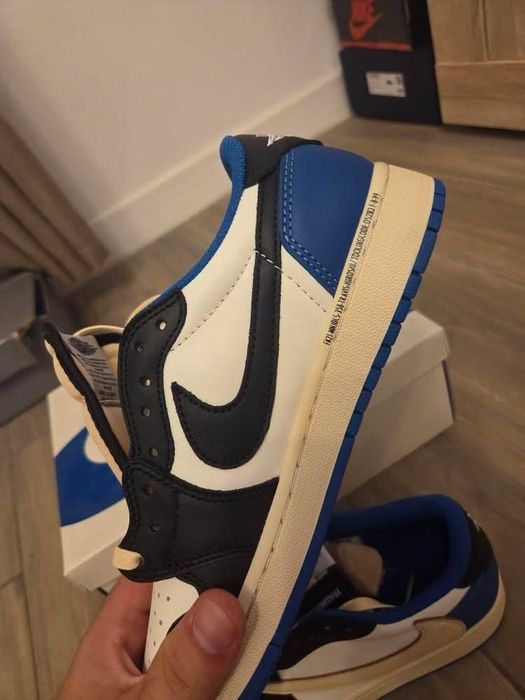 Jordan 1 travis fragment noi 45, 39