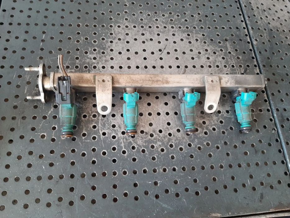 rampa cu injectoare 1.2b g4la hyundai i20  35310-03000