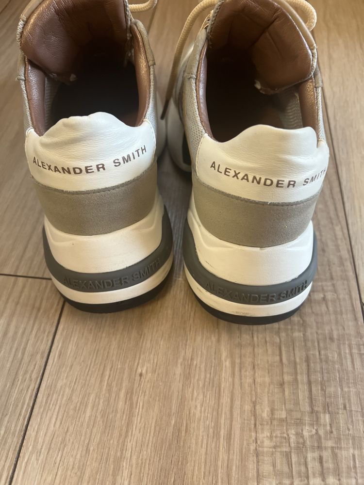 Сникърси Alexander Smith