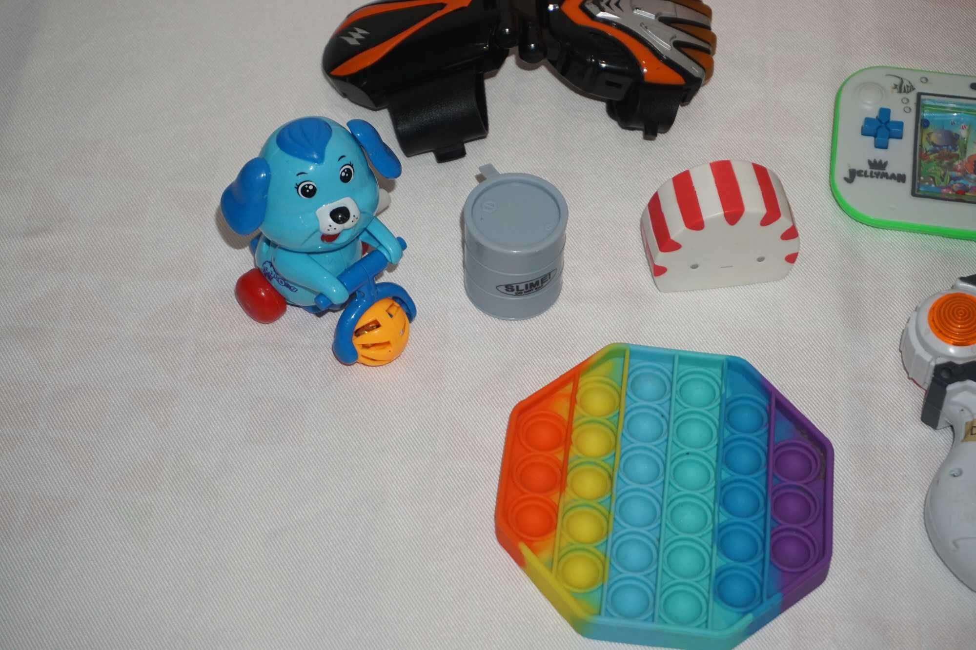 Лот от 12 Различни Детски Играчки