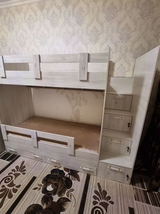 Bolalar karvoti ikki etajlik