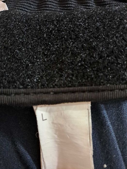 2 seturi de protectie tibie picior si mănuși pentru sport de contact.