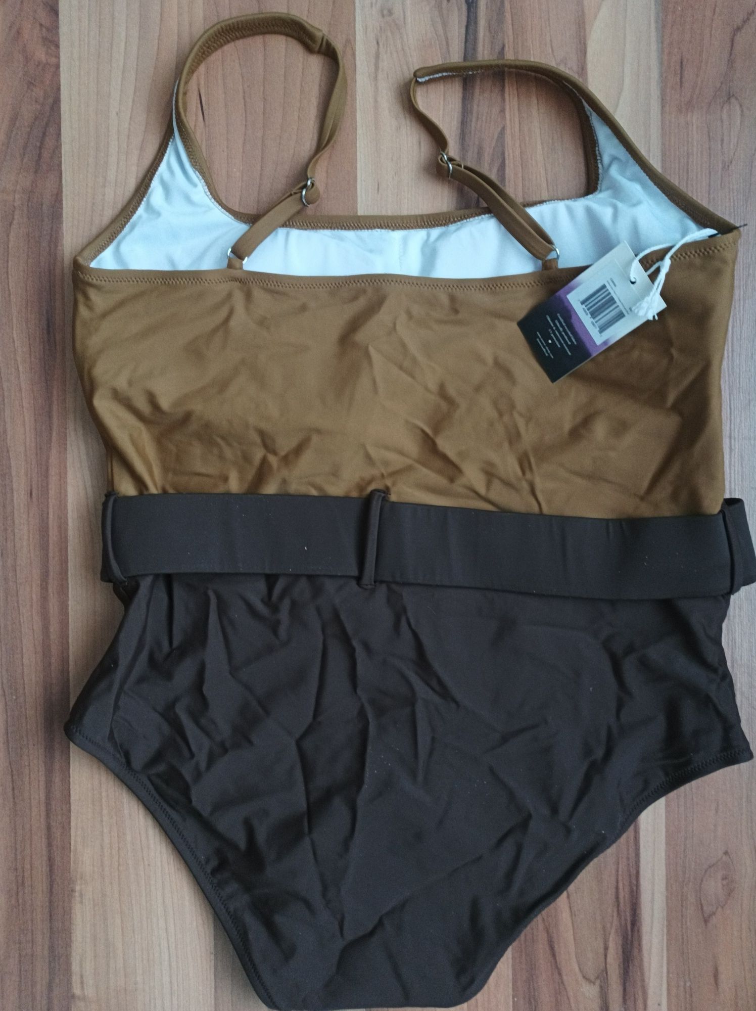 Averie XL/2XL цял бански