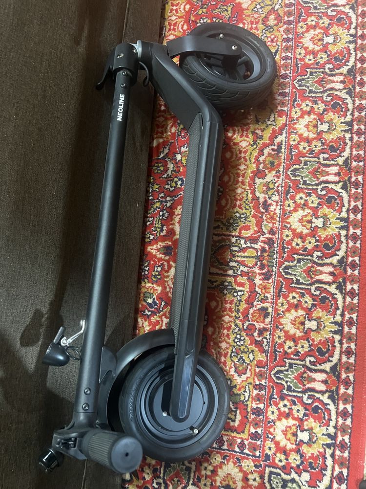 Продаю электросамокат Neoline T25