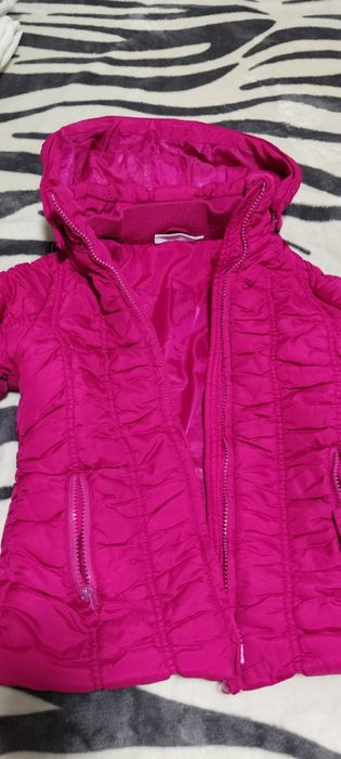 Курточка на девочку.