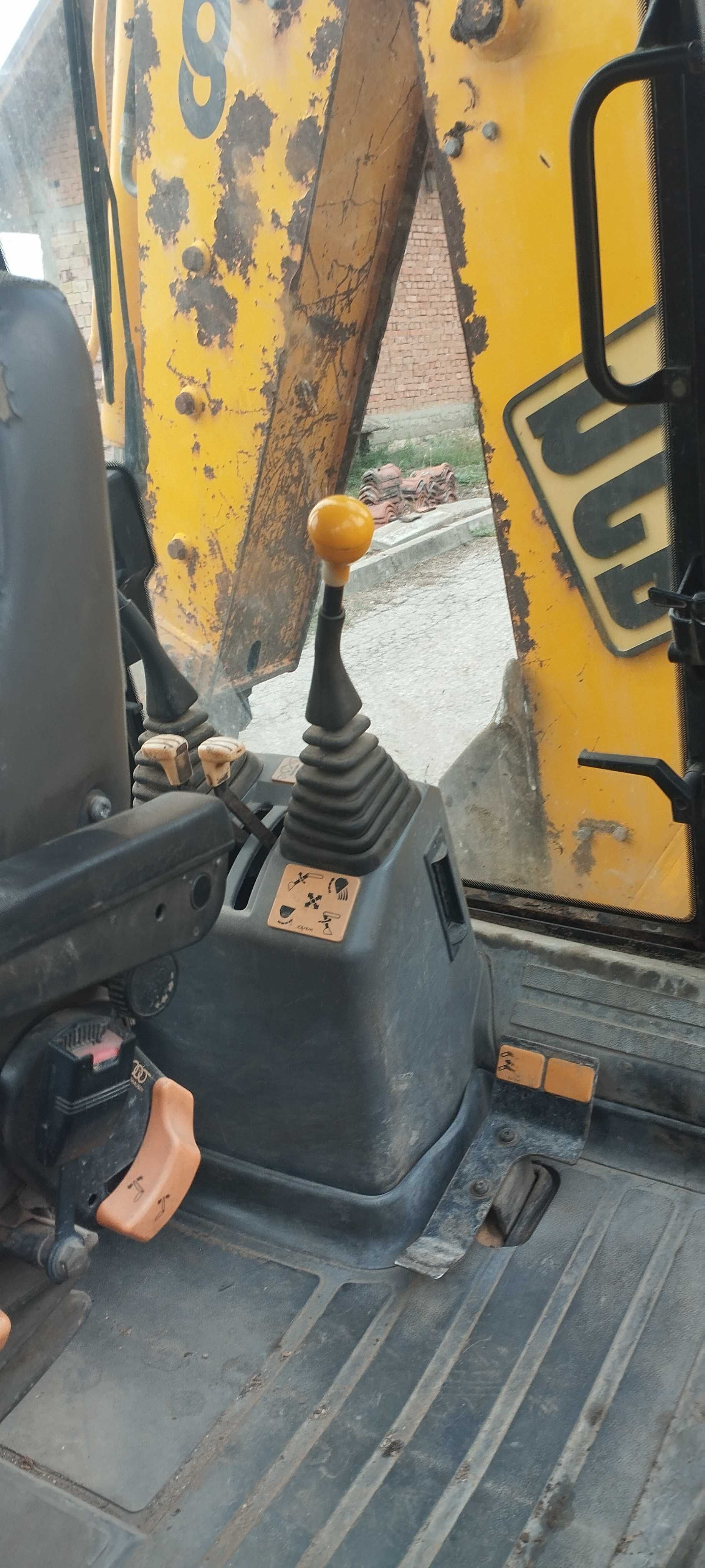 Продавам багер JCB 3CX