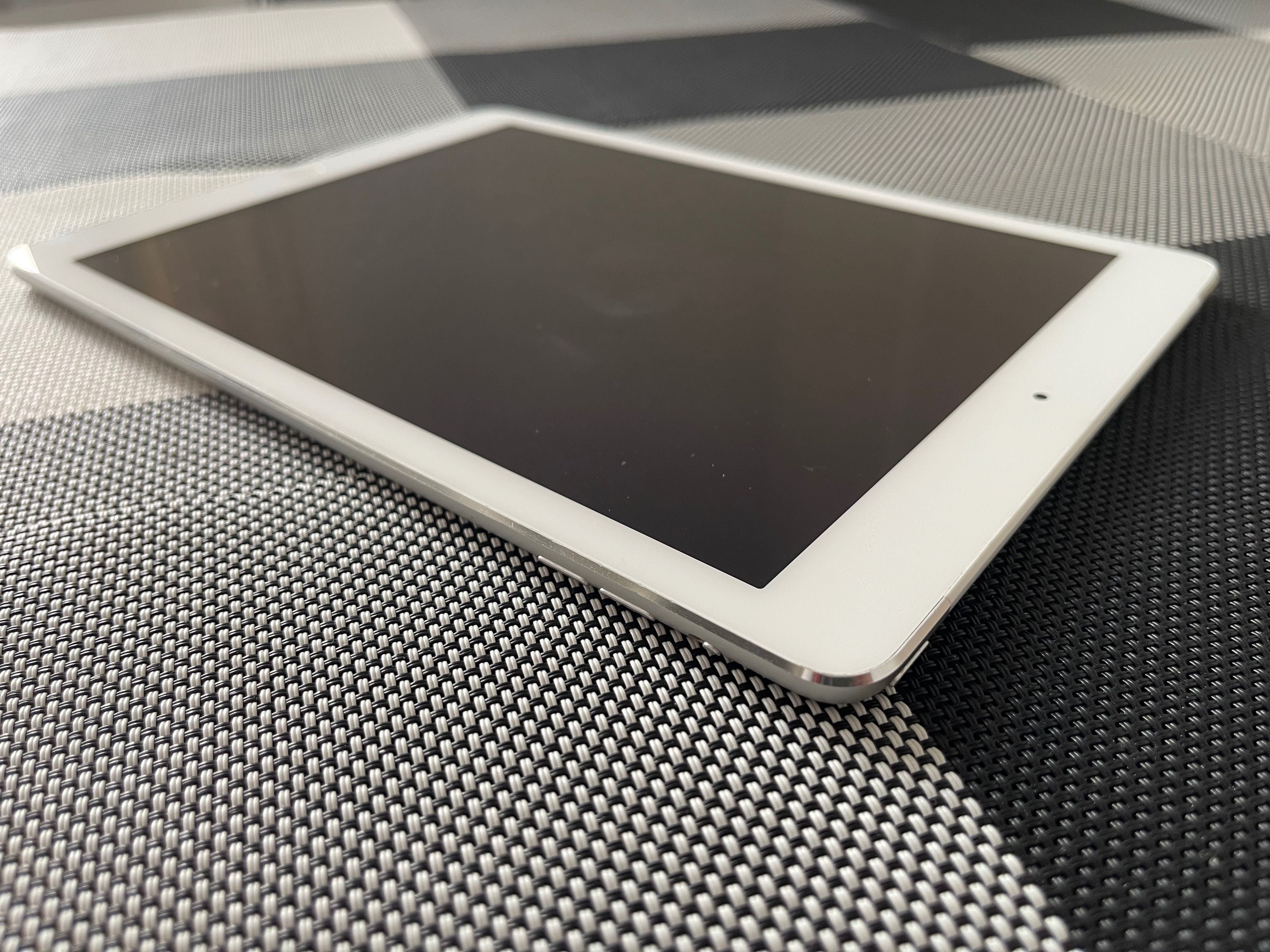 iPad Air 1 WiFi Cell, 16GB, Silver (Model A1475)