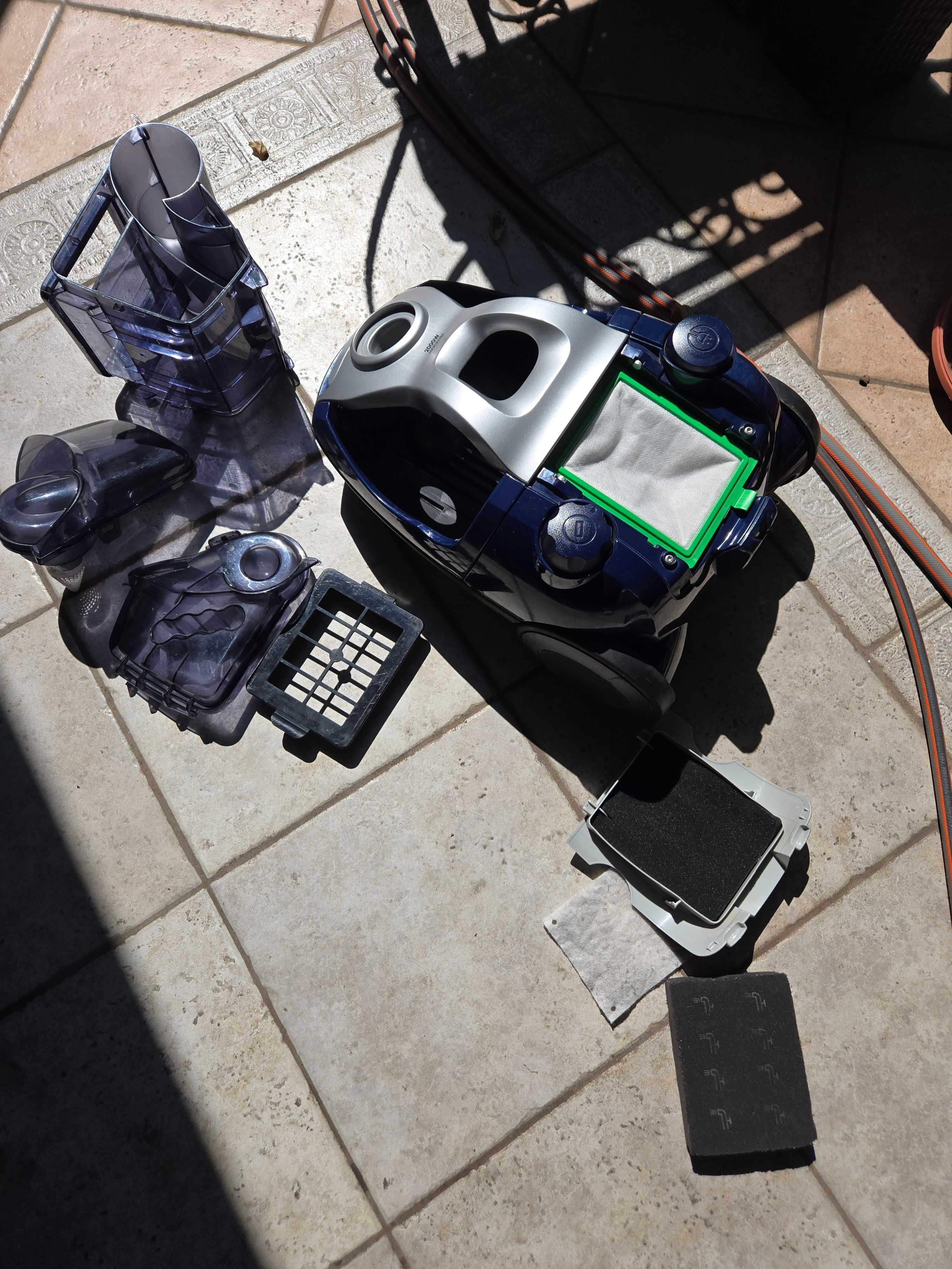 Прахосмукачка AEG, Electrolux CycloneXL 2000w