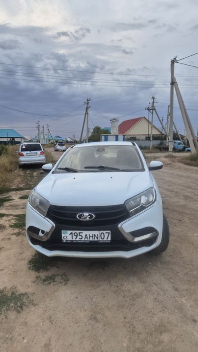 Продам машину лада х рей