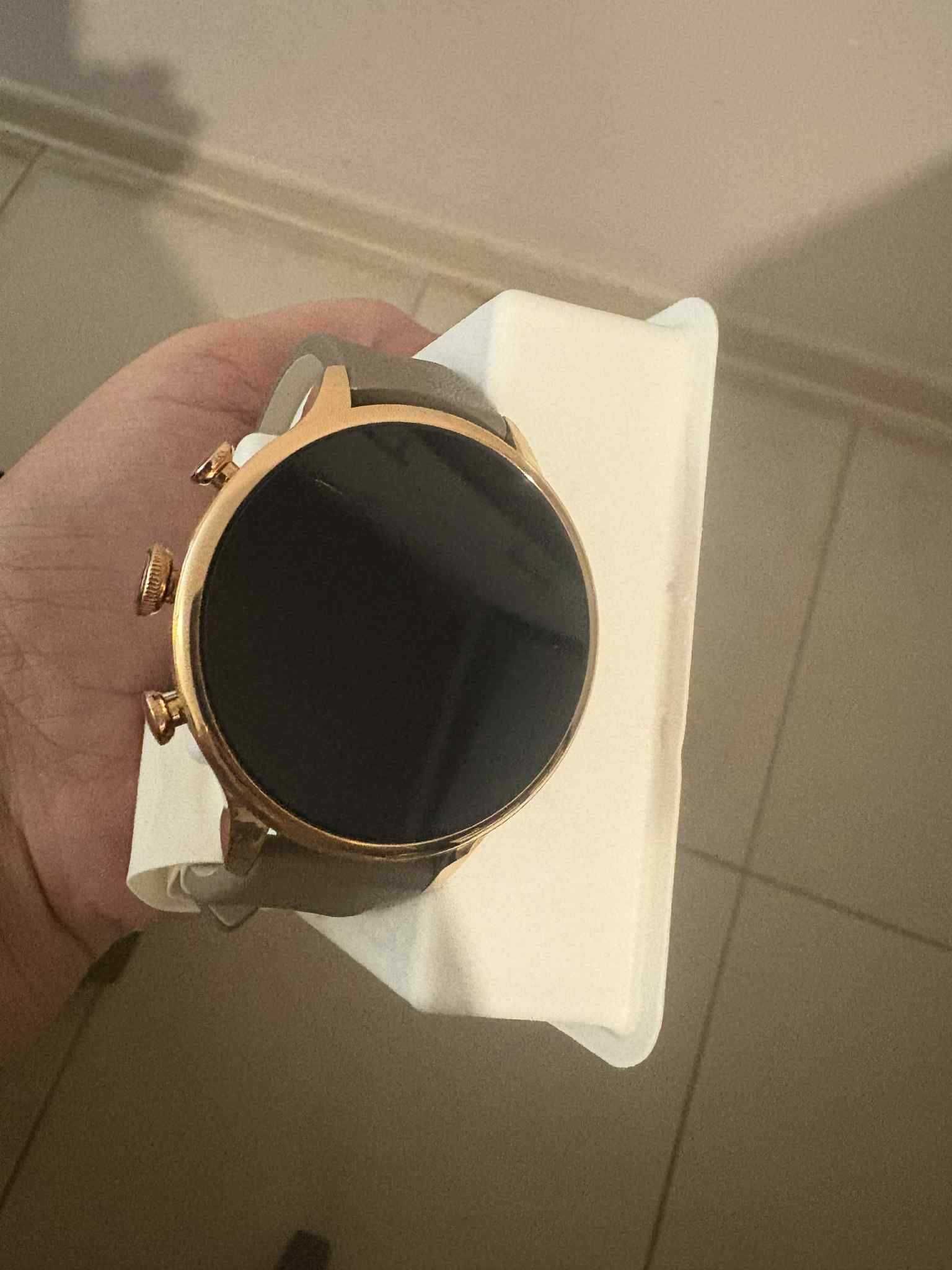 Дамски смарт часовник Fossil Gen 6
