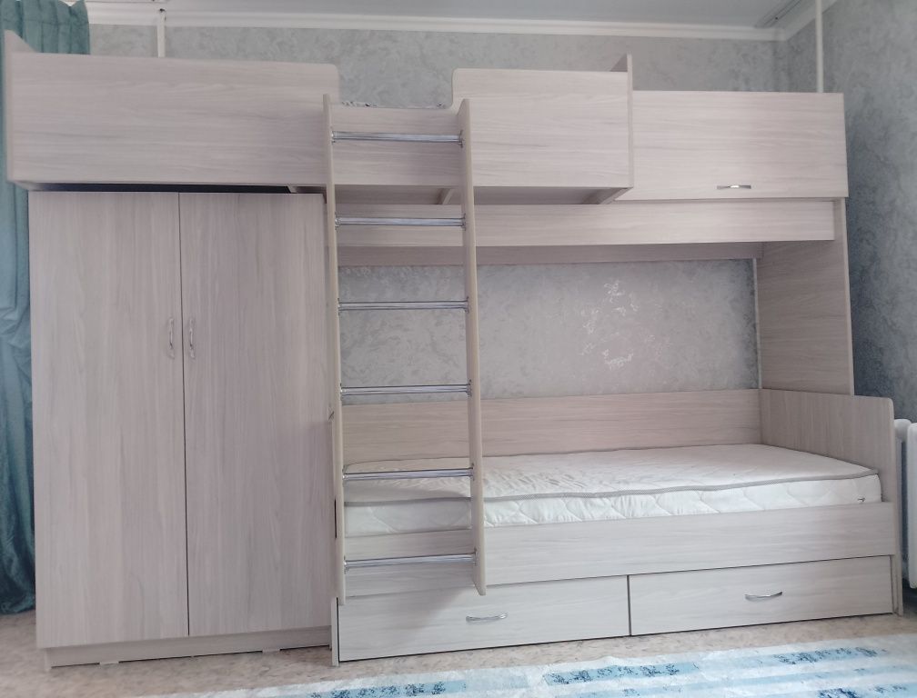 Продам двухьярусную кровать