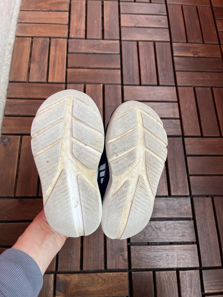 Детски маратонки Addidas номер 26