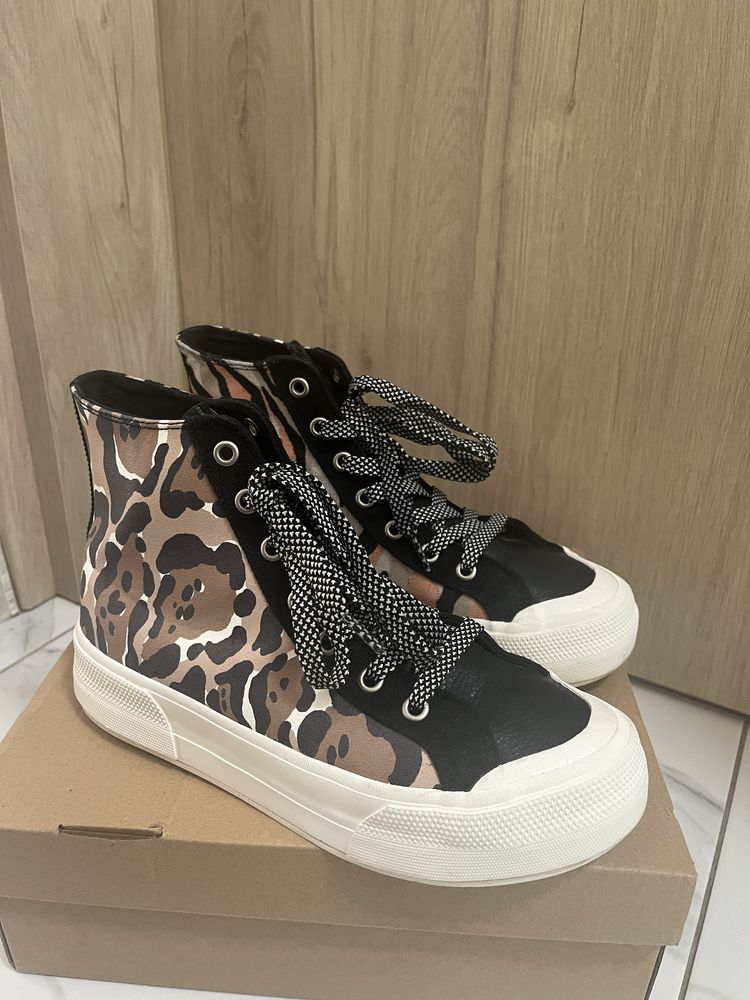Дамски кецове Desigual