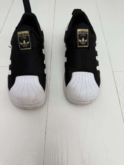 Adidasi fotbal teren sintetic mar 32-33