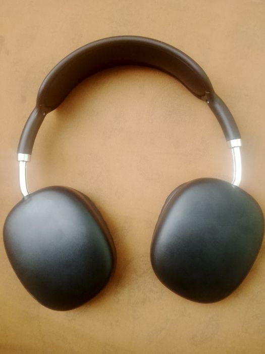 Yangi  P9 quloqchinni