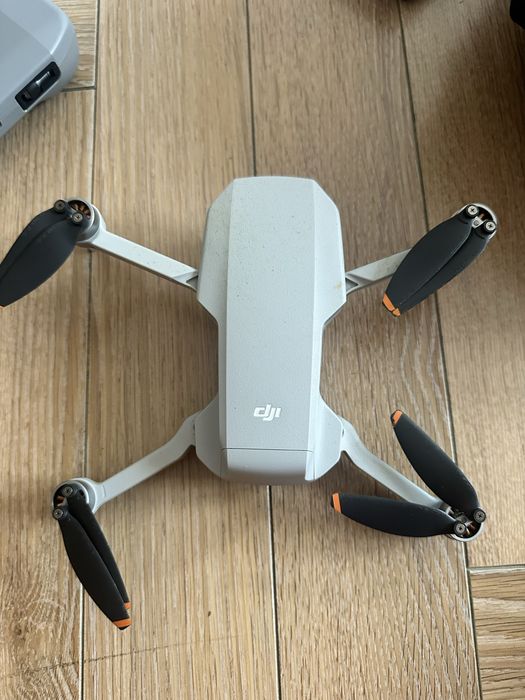 Запазен Дрон DJI Mini 2 fly more combo