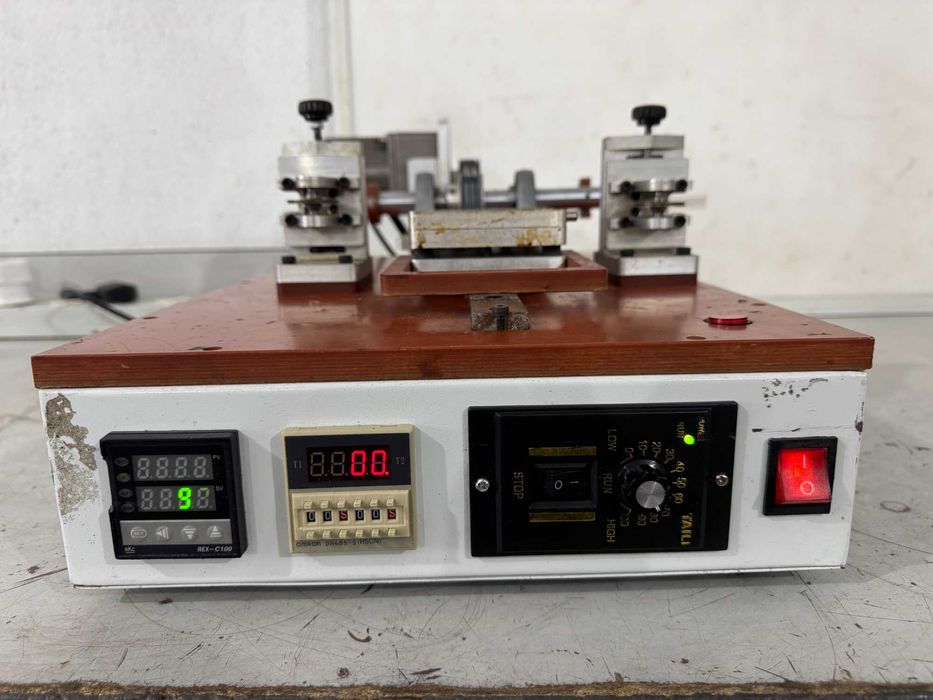 Машина за отделяне на дисплей