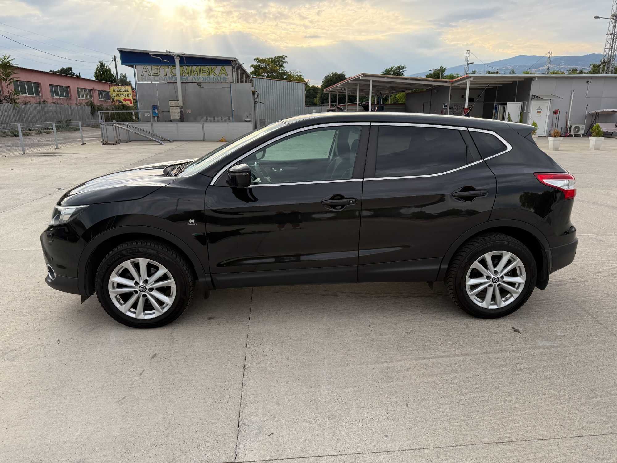 Nissan Qashqai 1.2 бензин, 360 камери, подгрев, дистроник и др.