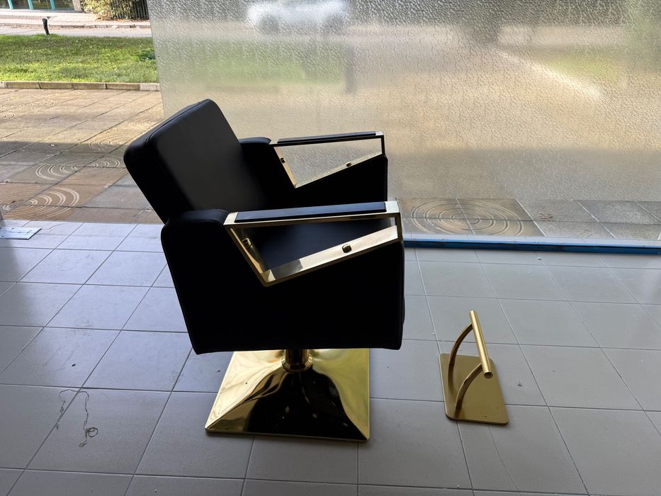 нови фризьорски столове, два броя