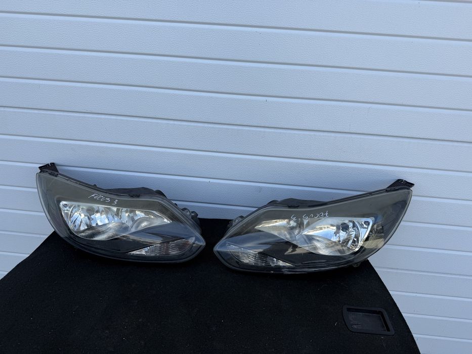 Far stanga far dreapta Ford Focus 3 an 2012