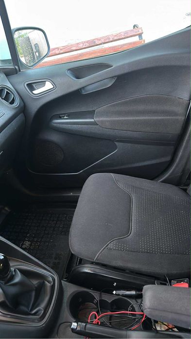 Vand / schimb ford transit curier