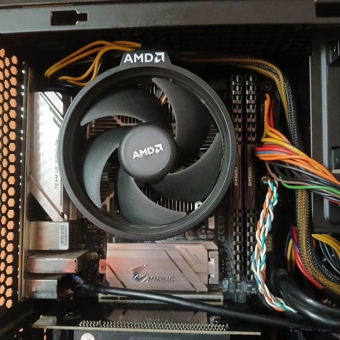 PC slim R5 2600x Rx580 Sapphire Nitro+ 2GB, RAM 16GB 3000MHz M.2 500GB