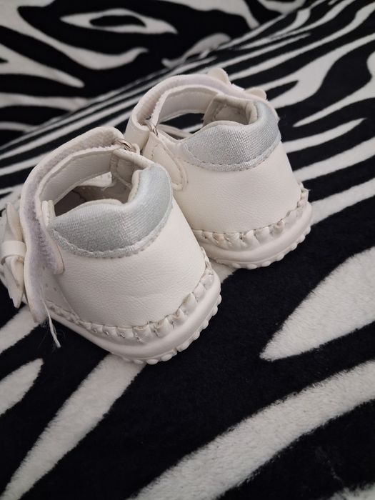 Sandale fetițe numărul 18