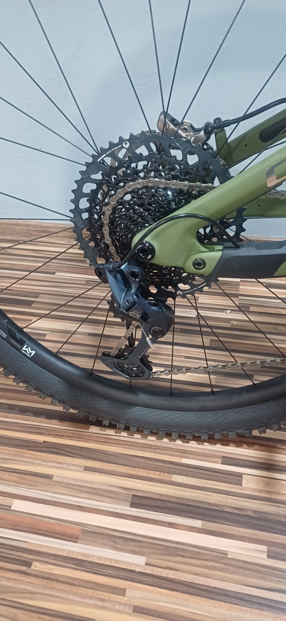 Cube full  177 carbon